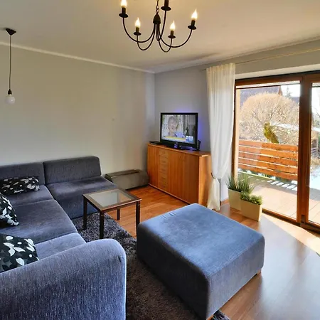 Large, Comfortable With A Terrace בית נופש קולובז'ג