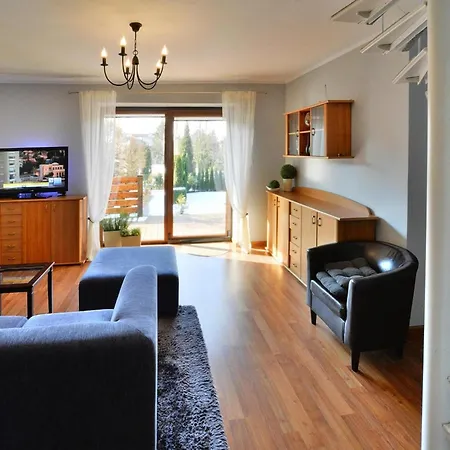 Large, Comfortable With A Terrace * קולובז'ג