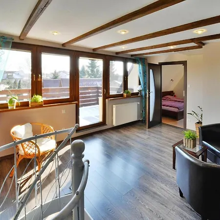 Large, Comfortable With A Terrace * קולובז'ג