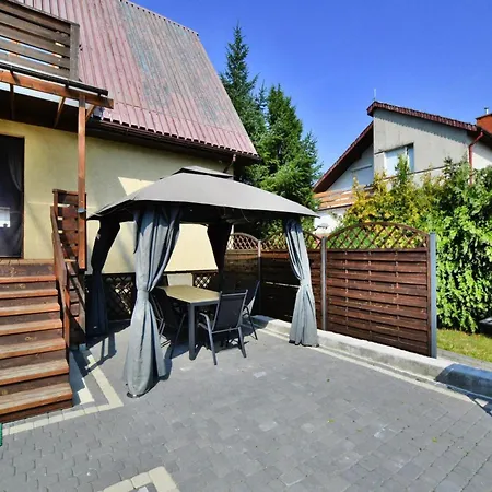 Будинок відпочинку Large, Comfortable With A Terrace