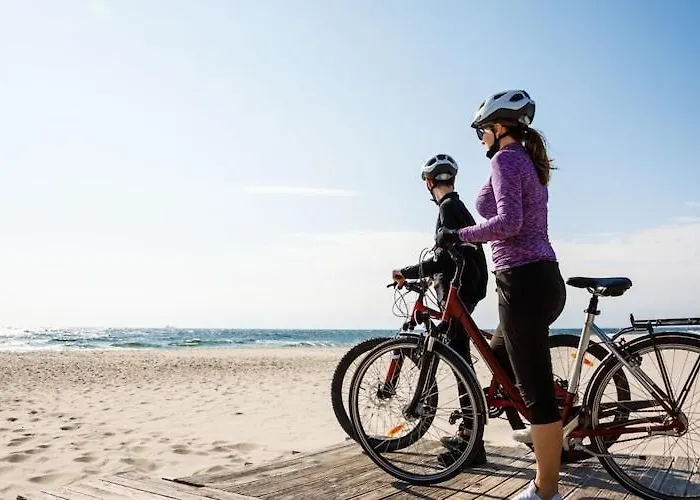 Будинок відпочинку Large, Comfortable With A Terrace